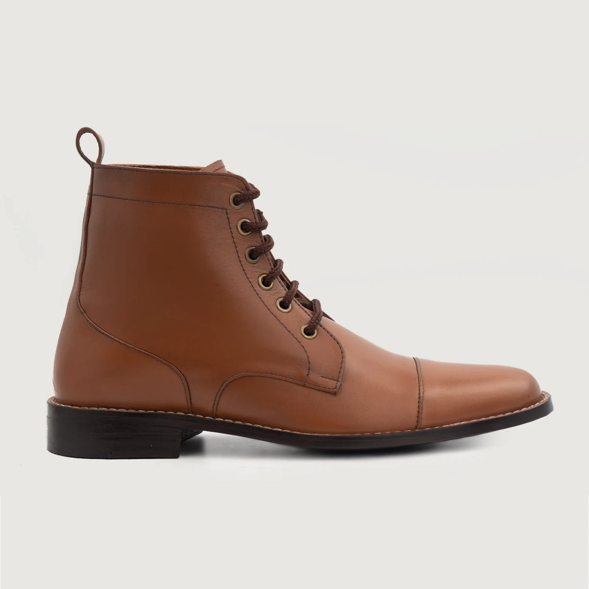 Tan Full-Grain leather Boots - Montage cousu Goodyear & détail de l'embout avant