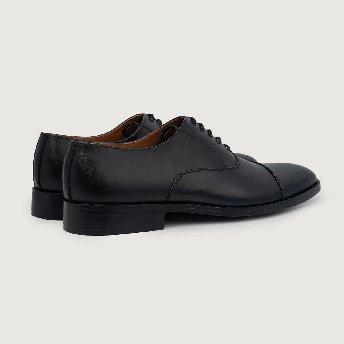 High-Traction Rubber Outsole & Lug Tread Pattern on Professor Oxford Noir Chaussures en cuir pour Homme For Men