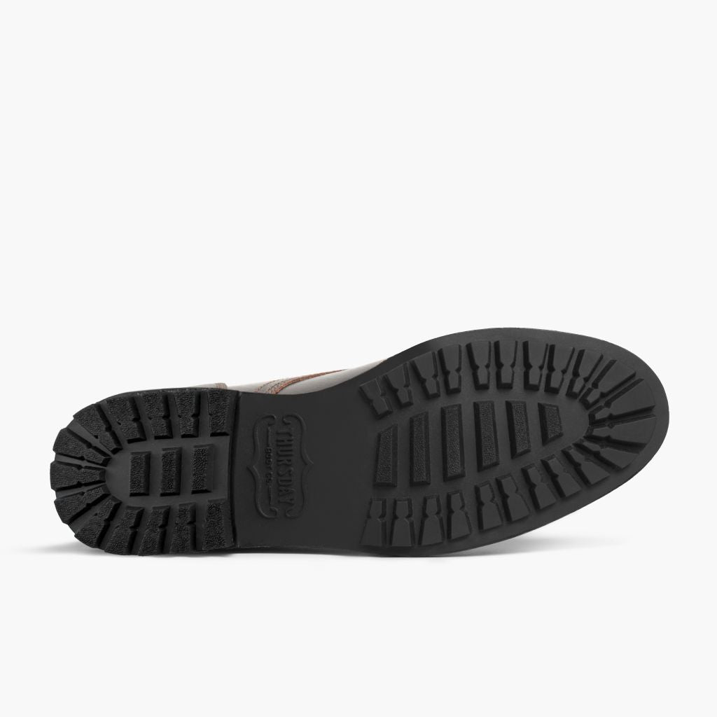 High-Traction Rubber Outsole & Lug Tread Pattern on Vanguard Waxed Cacao Bottines en cuir pour Homme For Men