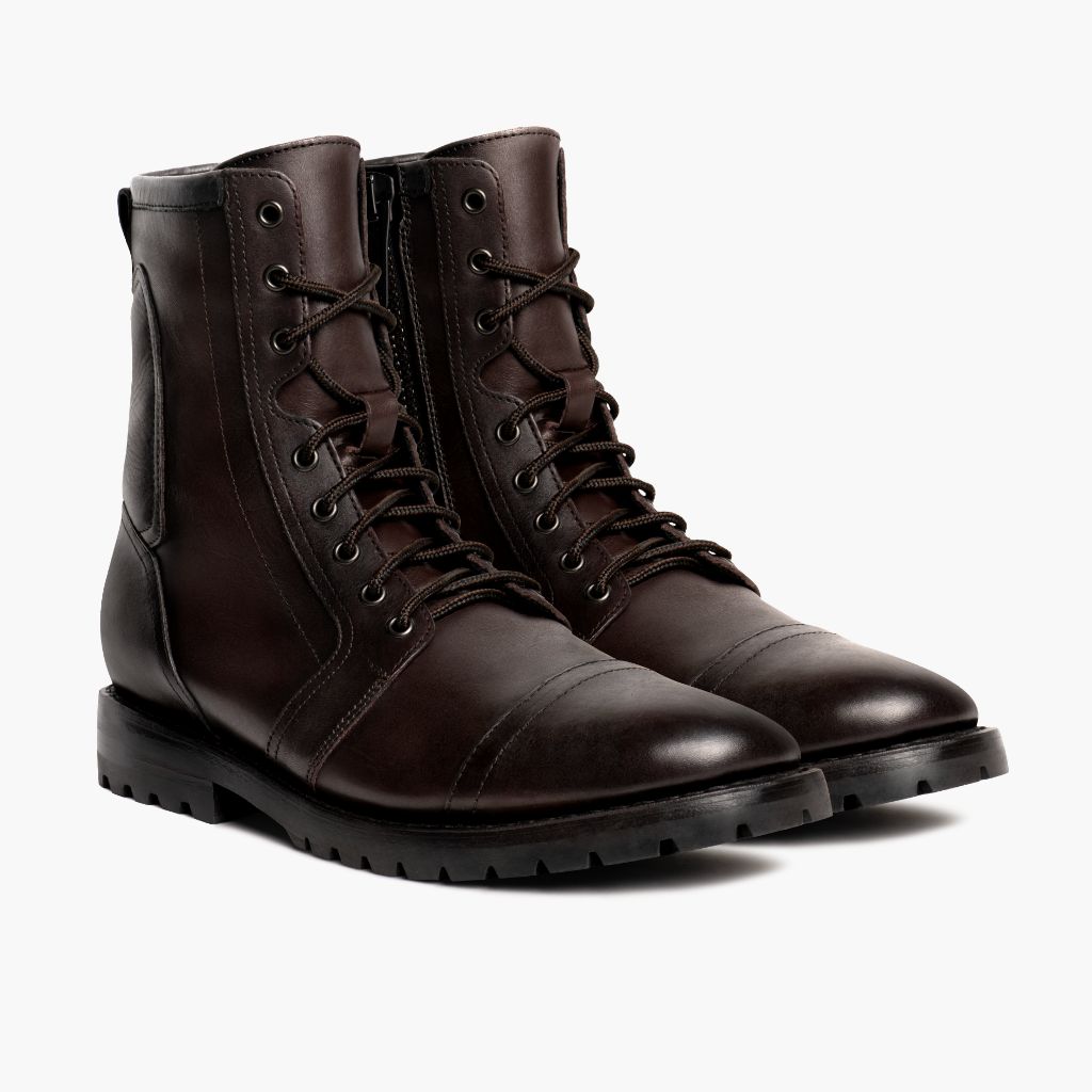 Casa Moto Vieil Anglais Bottines en cuir pour Homme in Classic Full-Grain Leather - Vue de face & silhouette ajustée | Acheter en ligne