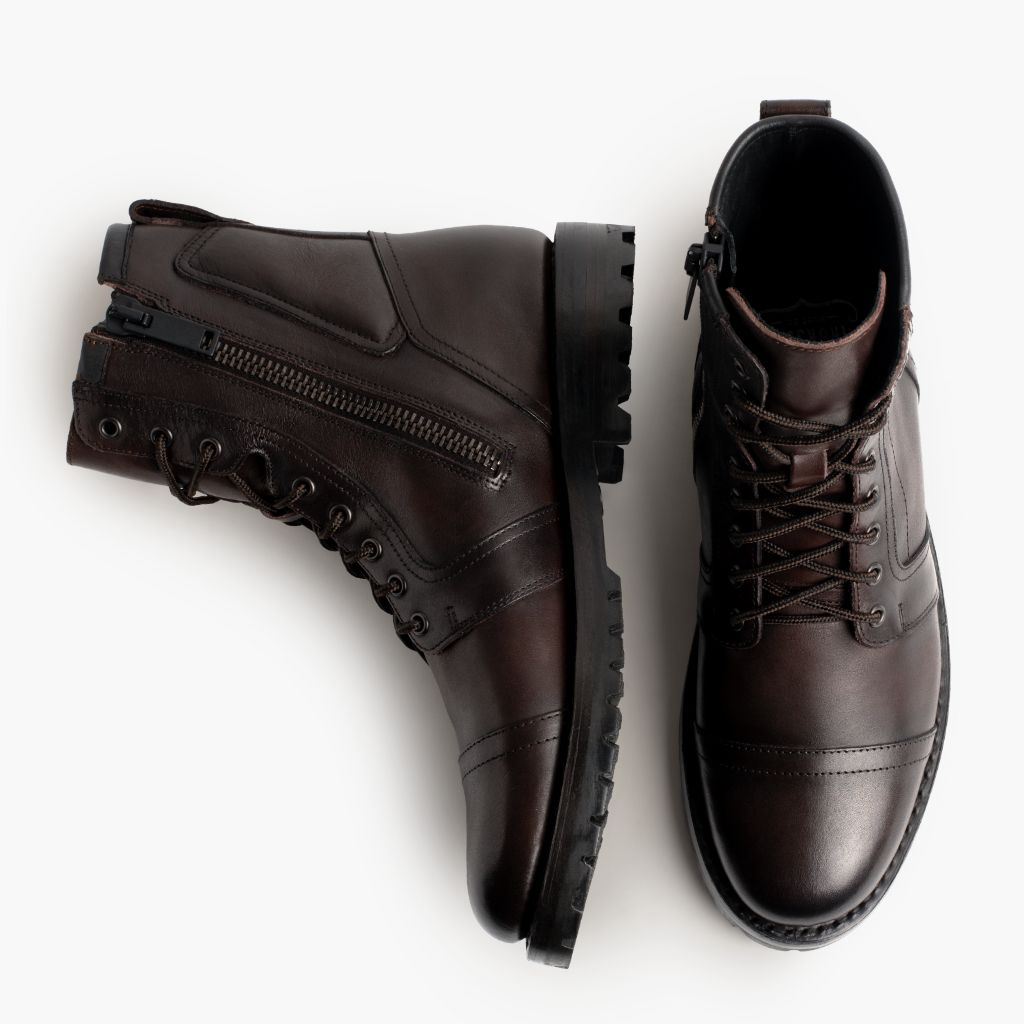 Vue détaillée of Classic Collar & Heavy-Duty Zipper Hardware on Casa Moto Vieil Anglais Bottines en cuir pour Homme