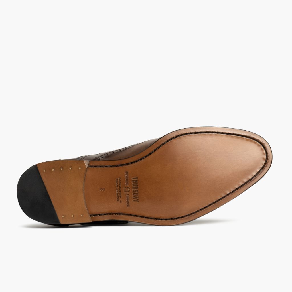 Vue détaillée of Classic Collar & Heavy-Duty Zipper Hardware on Aviator Cannelle Chaussures en cuir pour Homme