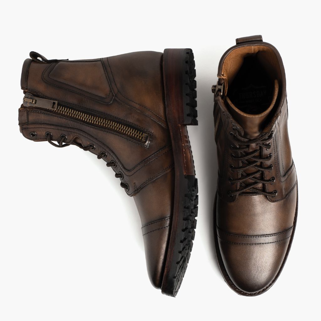 Vue détaillée of Classic Collar & Heavy-Duty Zipper Hardware on Casa Moto Añejo Bottines en cuir pour Homme