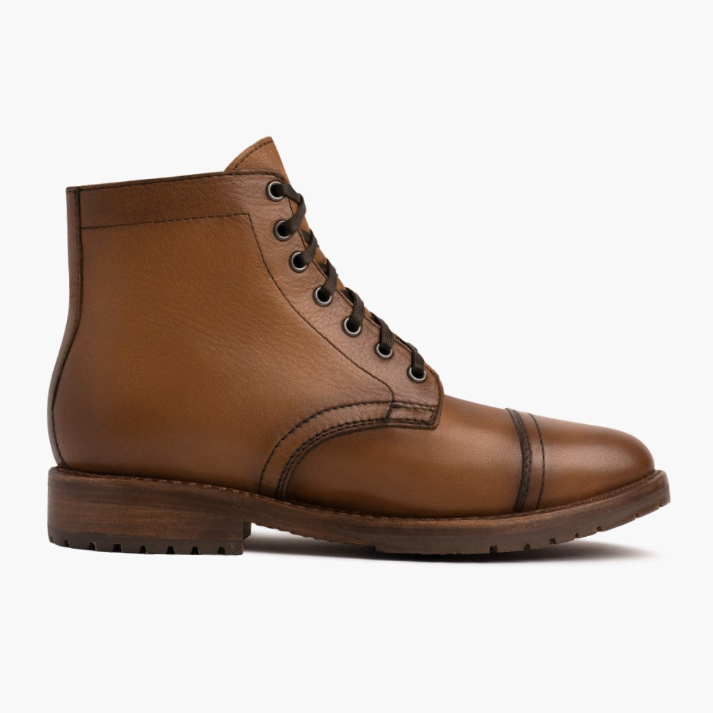High-Traction Rubber Outsole & Lug Tread Pattern on Major Cuero Bottines en cuir pour Homme