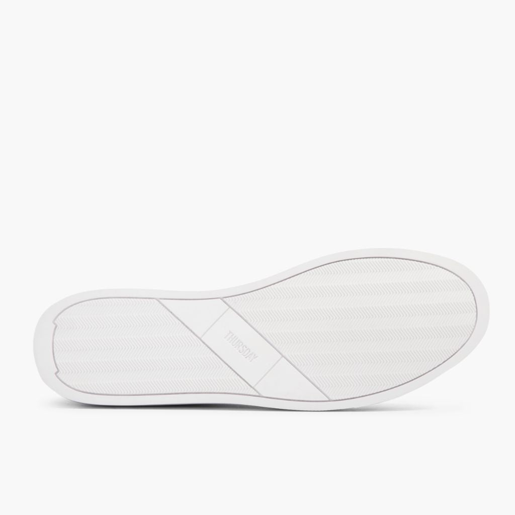 High-Traction Rubber Outsole & Lug Tread Pattern on Premier Low Top Blanc Baskets en cuir pour Homme For Men