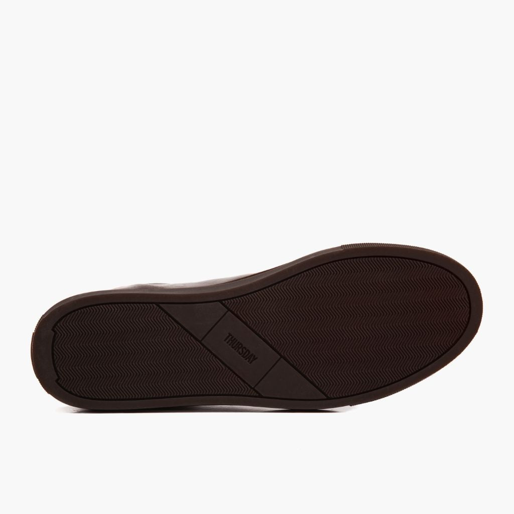 High-Traction Rubber Outsole & Lug Tread Pattern on Premier Low Top Vieil Anglais Baskets en cuir pour Homme For Men