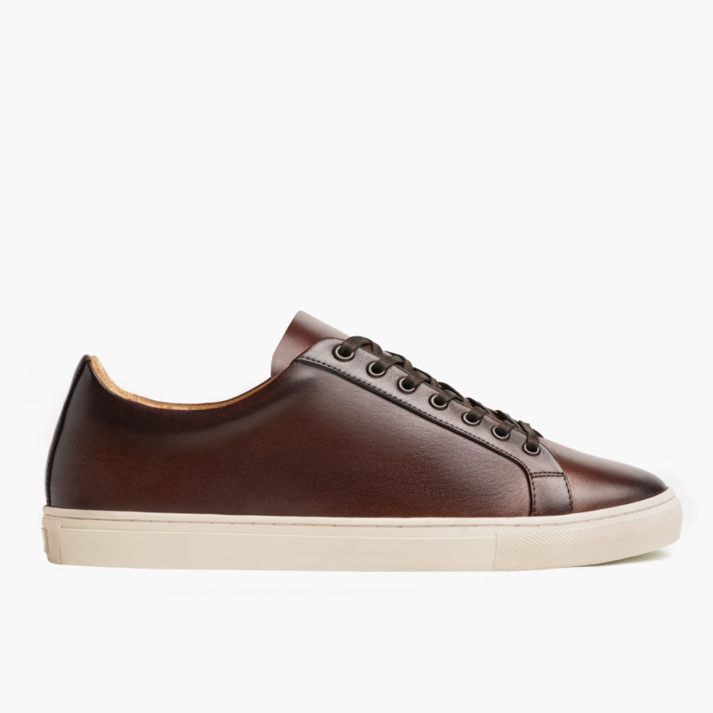 Classic Full-Grain leather Sneakers - Montage cousu Goodyear & détail de l'embout avant