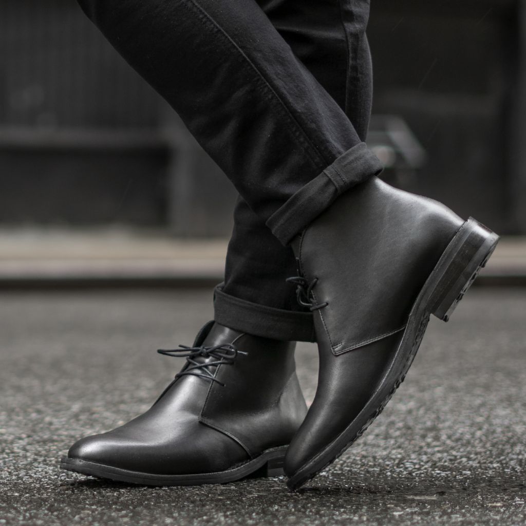 Cushioned Leather Insole & Ergonomic Arch Support Construction Detail