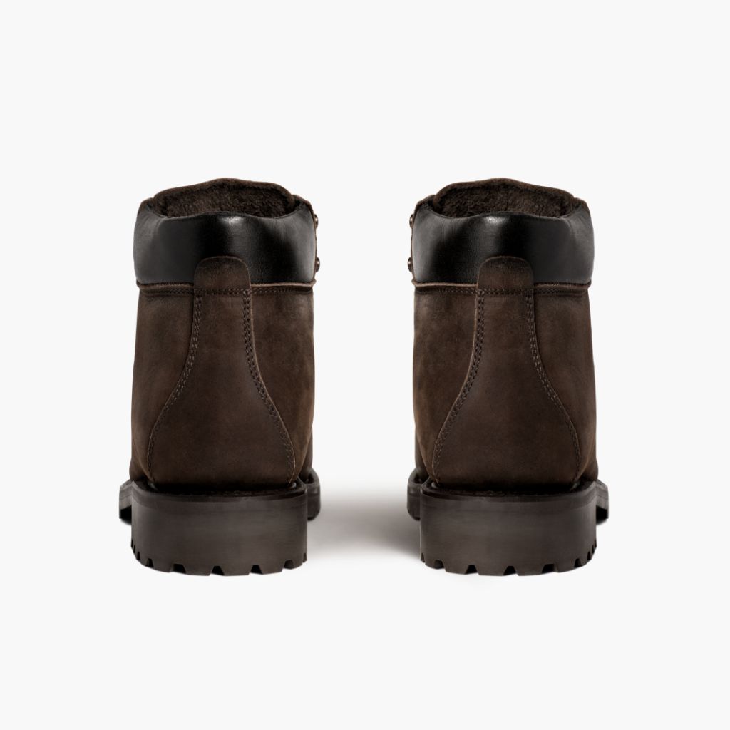 High-Traction Rubber Outsole & Lug Tread Pattern on Commander Tabac Bottines en cuir pour Homme