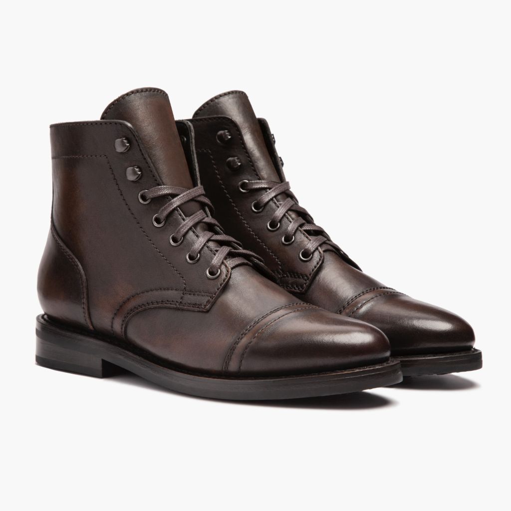 Captain Café Noir Bottines en cuir pour Femme - Montage cousu Goodyear & détail de l'embout avant