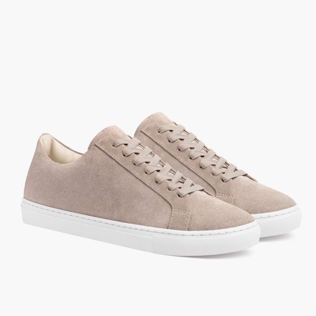 Premier Low Top Latte Baskets en cuir pour Femme in Classic Full-Grain Leather - Vue de profil | Acheter en ligne