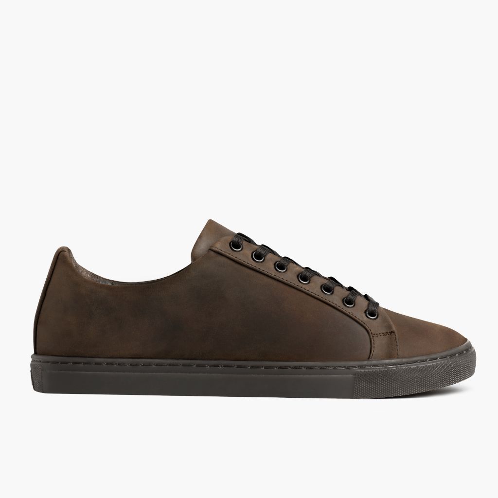 Classic Full-Grain leather Sneakers - Montage cousu Goodyear & détail de l'embout avant