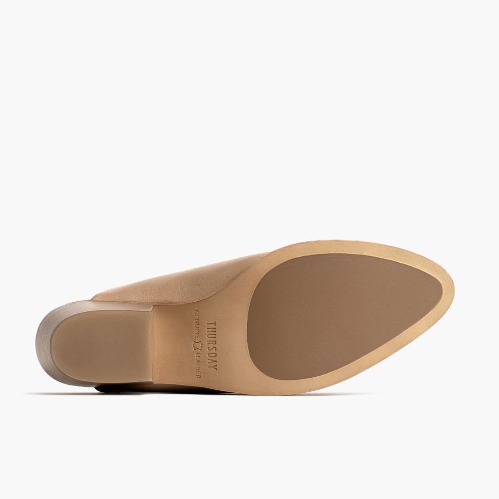 High-Traction Rubber Outsole & Lug Tread Pattern on Breeze Milk Coffee Bottines en cuir pour Femme