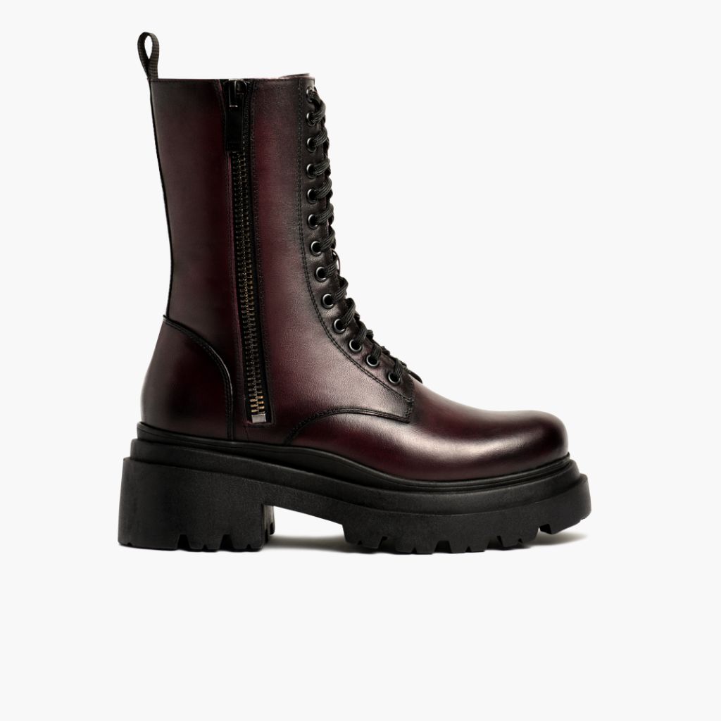 Black Full-Grain leather Boots - Montage cousu Goodyear & détail de l'embout avant
