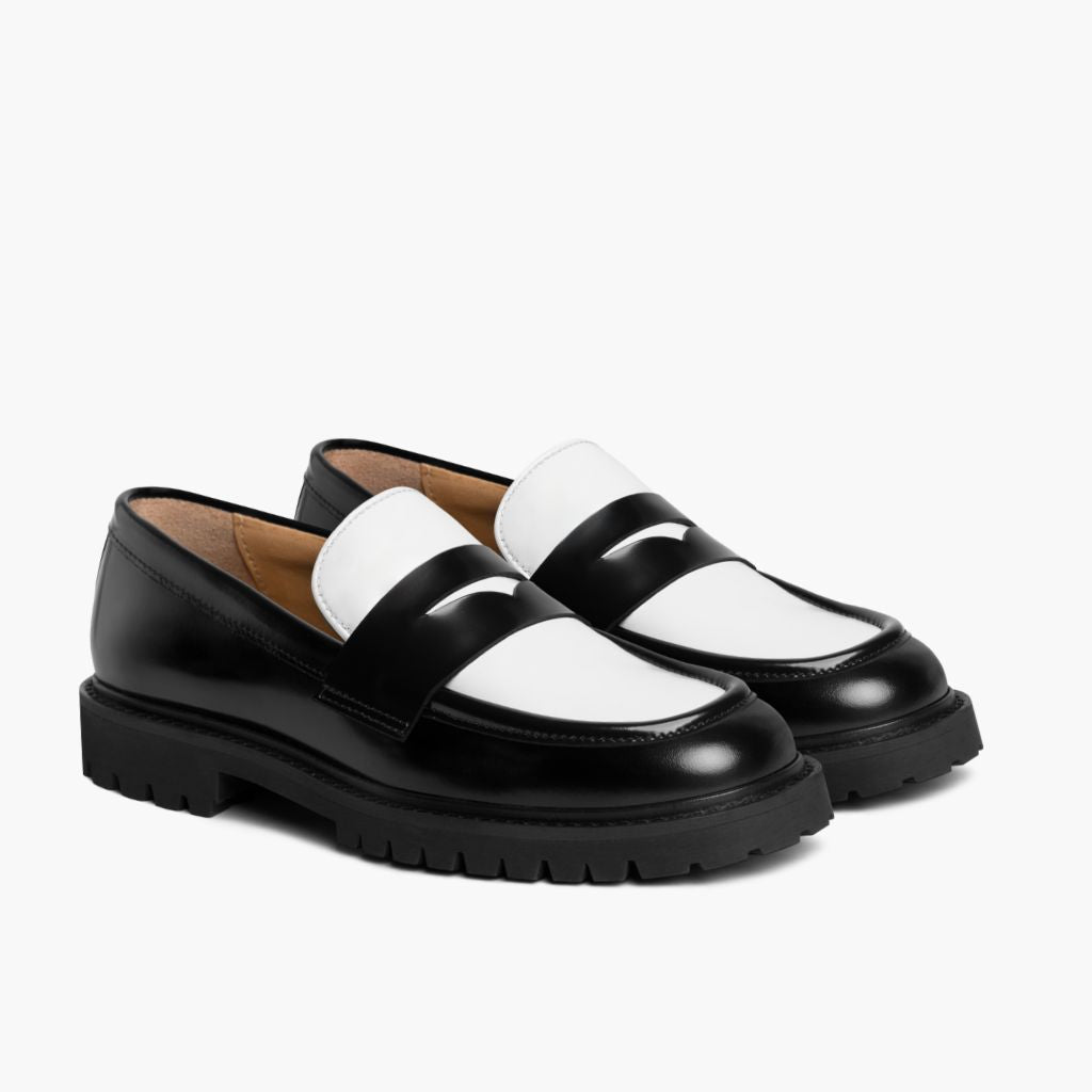 Penny Noir & Blanc Mocassins en cuir pour Femme en cuir de vachette noir véritable - Vue de profil | Acheter en ligne