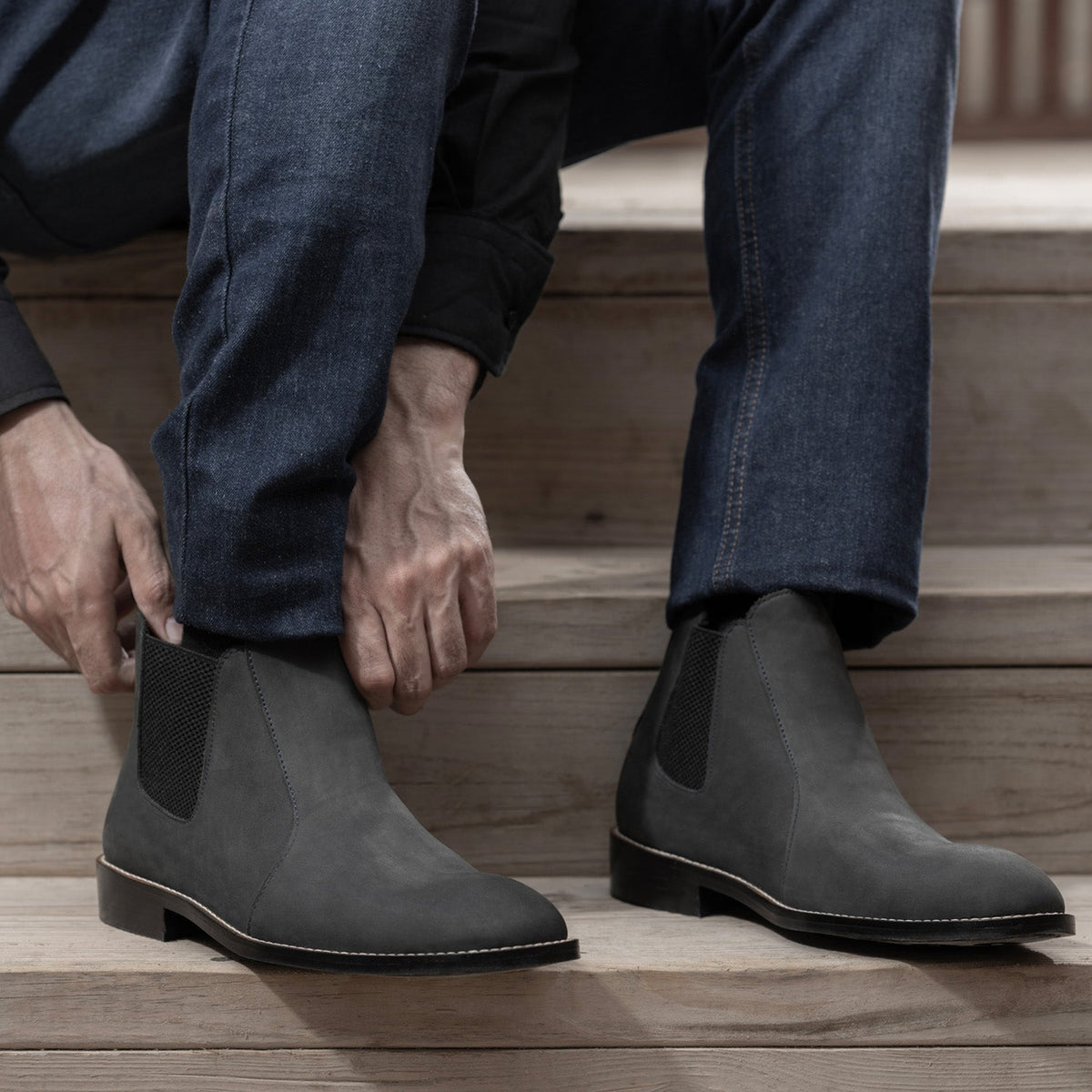 High-Traction Rubber Outsole & Lug Tread Pattern on Clarkson Chelsea Gris Nubuck Bottines en cuir - StudGuard pour Homme