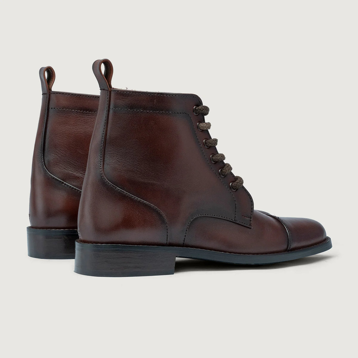 Knight Derby Burnished Brown Leather Boots StudGuard For Men - Contrefort de talon renforcé & surpiqûres doubles de précision