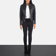Women's Adalyn Matelassé Noir Veste Motard en Cuir pour Femme - Vue de profil avec coupe de manche ergonomique