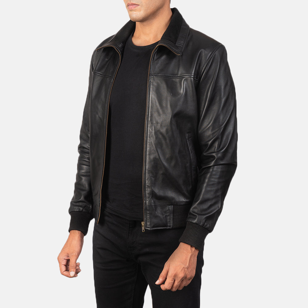 Black Sheepskin Leather Bomber Jacket - Vue de dos avec coupe ajustée aux épaules &amp; ourlet soigné