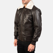 
Brown Sheepskin Leather Bomber Jacket - Vue arrière montrant la carrure ajustée et l'ourlet net