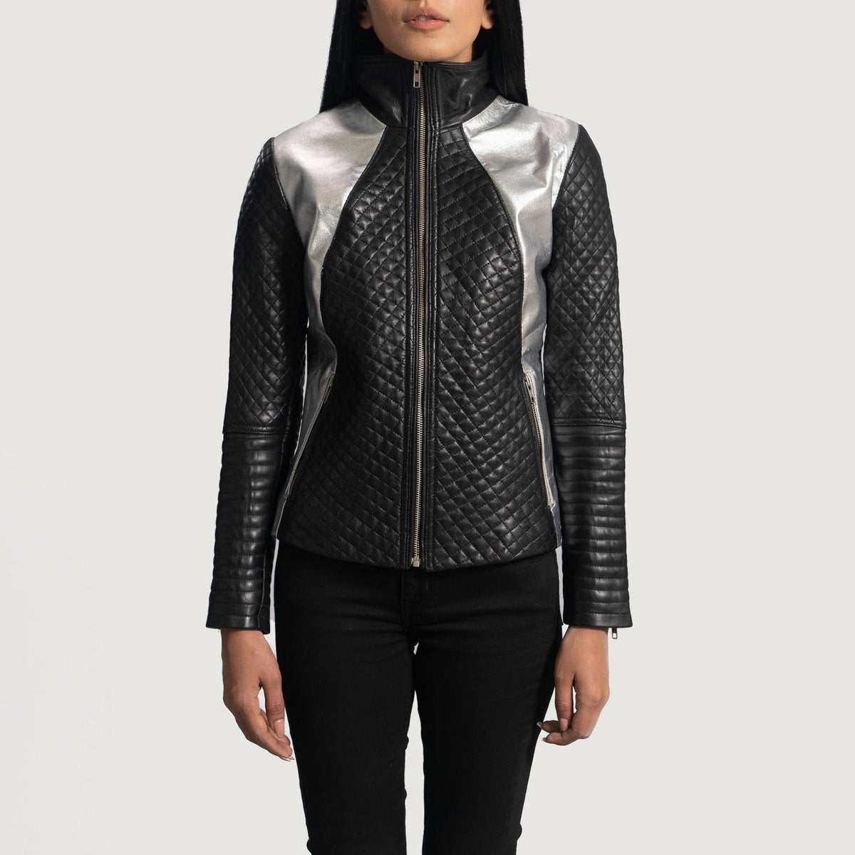 Women's Alia Metallic Black Leather Biker Jacket - Vue de profil avec coupe de manche ergonomique