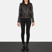 Women's Alison Brown Leather Biker Jacket - Vue de profil avec coupe de manche ergonomique