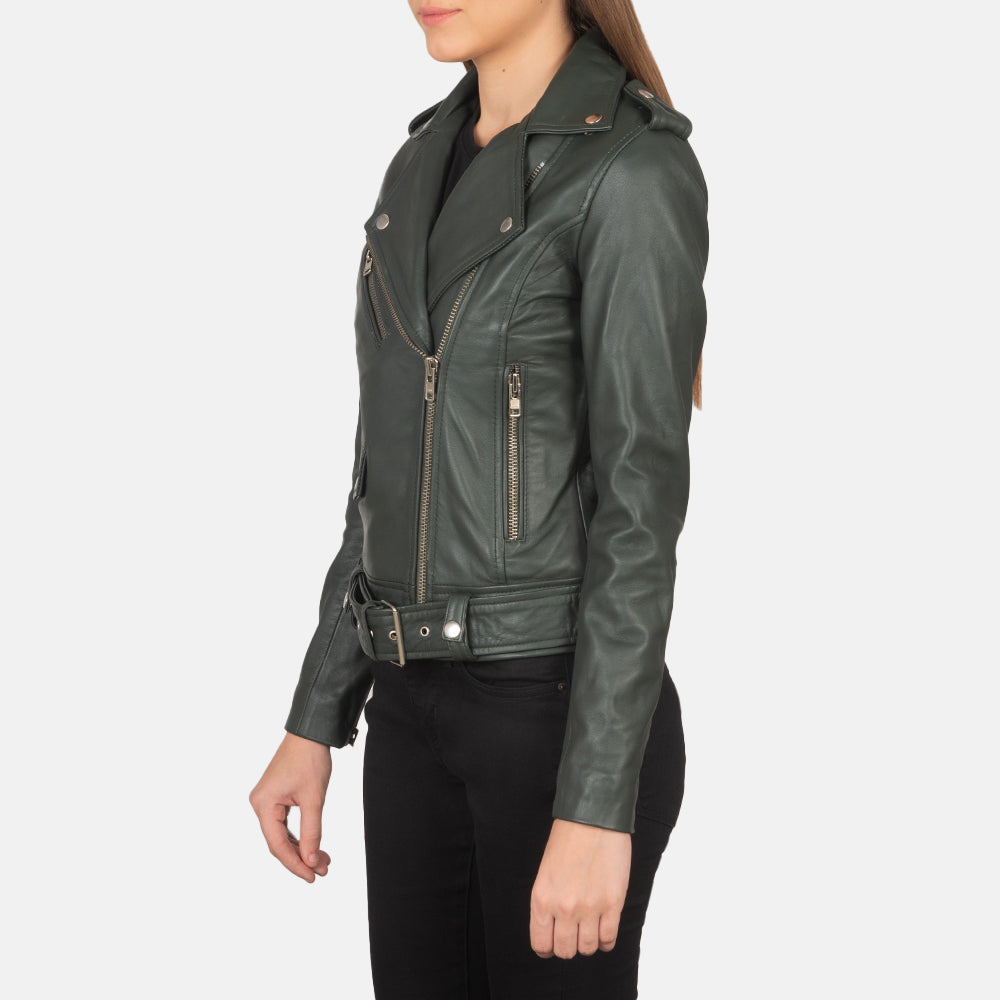 
Green Sheepskin Leather Biker Jacket - Vue arrière montrant la carrure ajustée et l'ourlet net