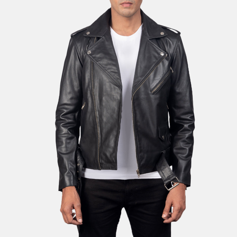 
Allaric Alley Black Leather Biker Jacket in Black Cowhide Leather - Vue de face & silhouette ajustée | Acheter en ligne