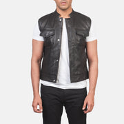 
Atlas Moto Marron Gilet en Cuir pour Homme in Brown Sheepskin Leather - Vue de face & silhouette ajustée | Acheter en ligne