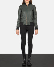 
Ava Ma-1 Green Leather Bomber Jacket - Vue de profil mettant en valeur la coupe de manche ergonomique