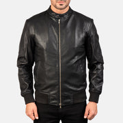 Vue détaillée of Band with Snap Button &amp; Zipper with Dual Puller Hardware on Avan Black Leather Bomber Jacket