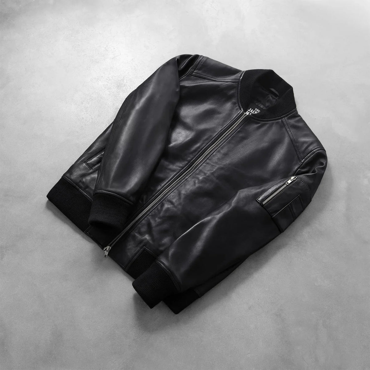 Rib Knit &amp; Hem Craftsmanship Construction Detail on Men's Bomia Ma-1 Black Leather Bomber Jacket