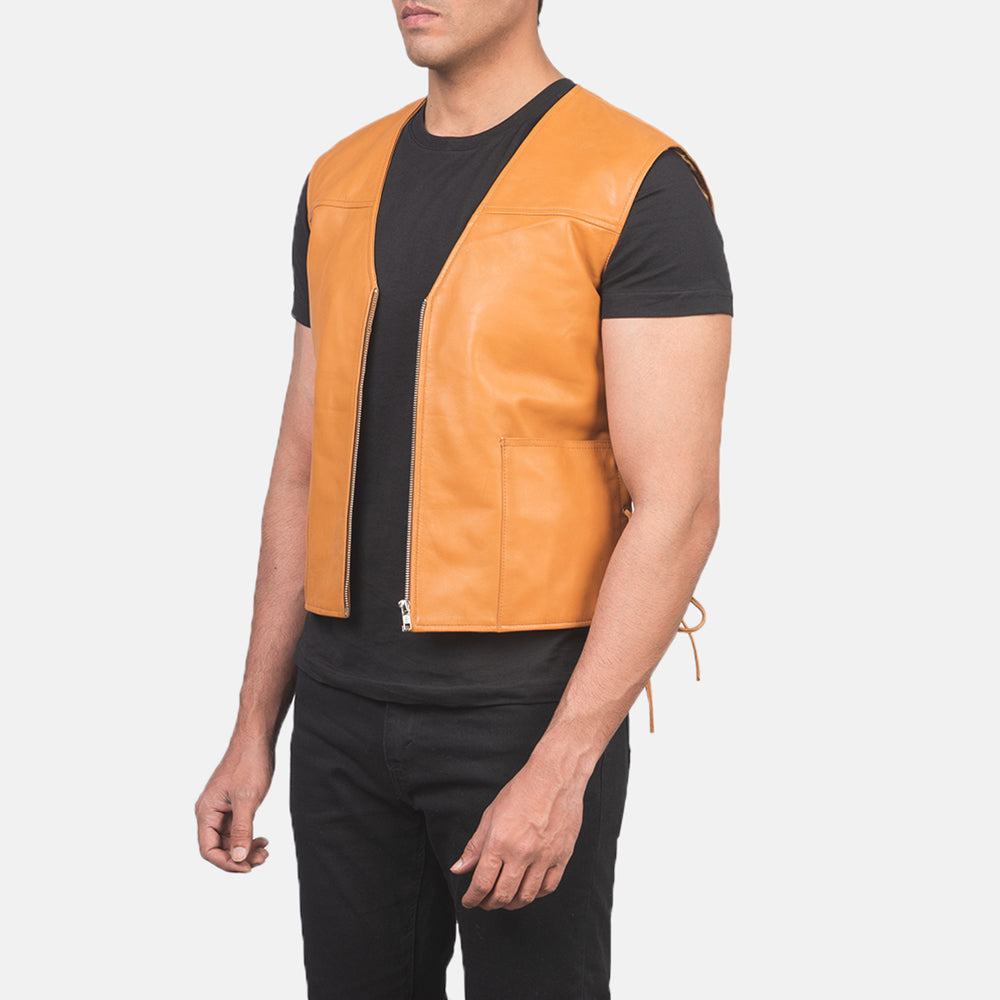 Tan Brown Sheepskin leather Vest - Vue de dos avec coupe ajustée aux épaules &amp; ourlet soigné