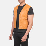 Tan Brown Sheepskin leather Vest - Vue de dos avec coupe ajustée aux épaules &amp; ourlet soigné