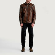 Vue détaillée of Shirt &amp; Buttons Hardware on Bronco Patine Usée Marron Leather Shirt pour Homme