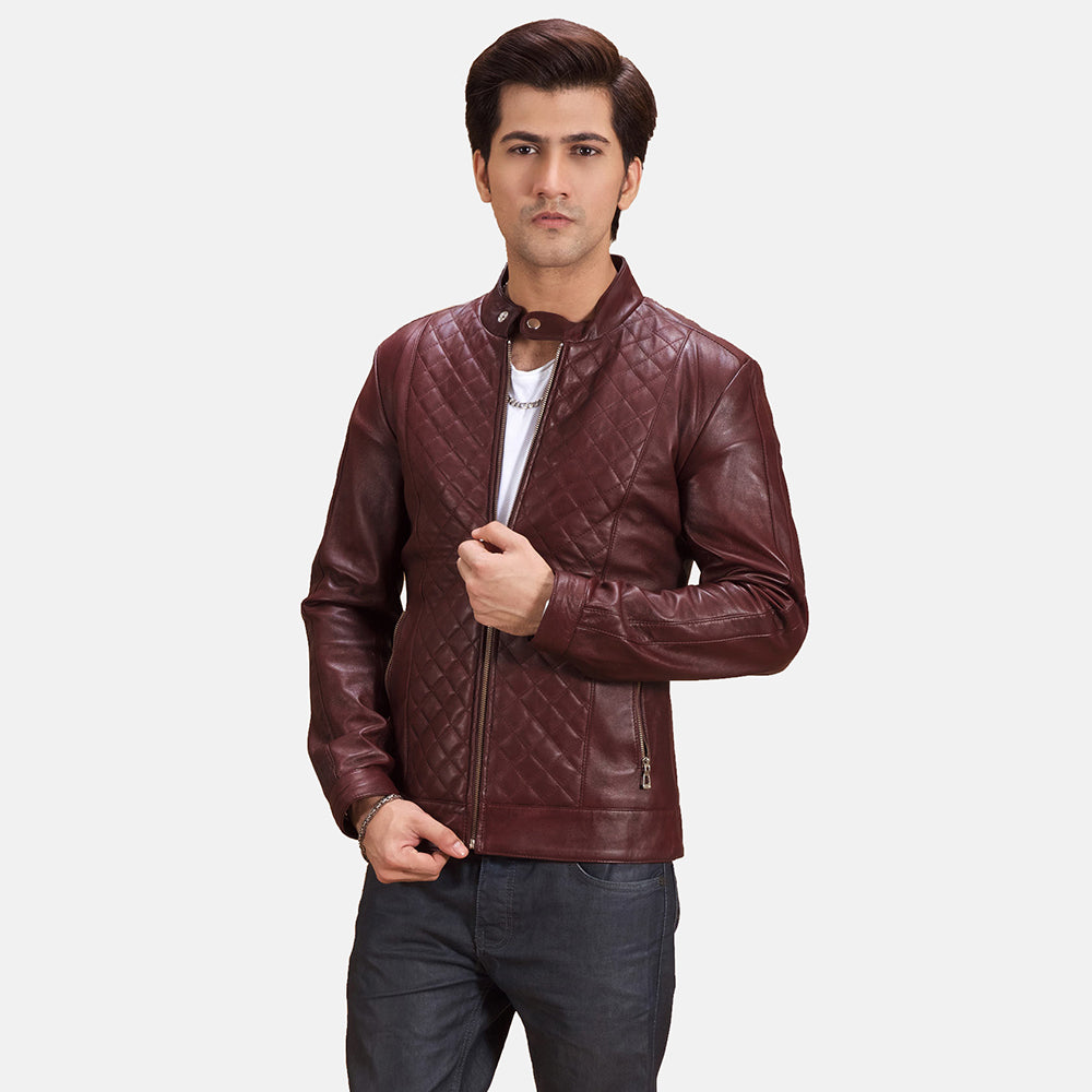 
Burgunn Dee Bordeaux Veste Motard en Cuir pour Homme in Maroon Sheepskin Leather - Vue de face & silhouette ajustée | Acheter en ligne