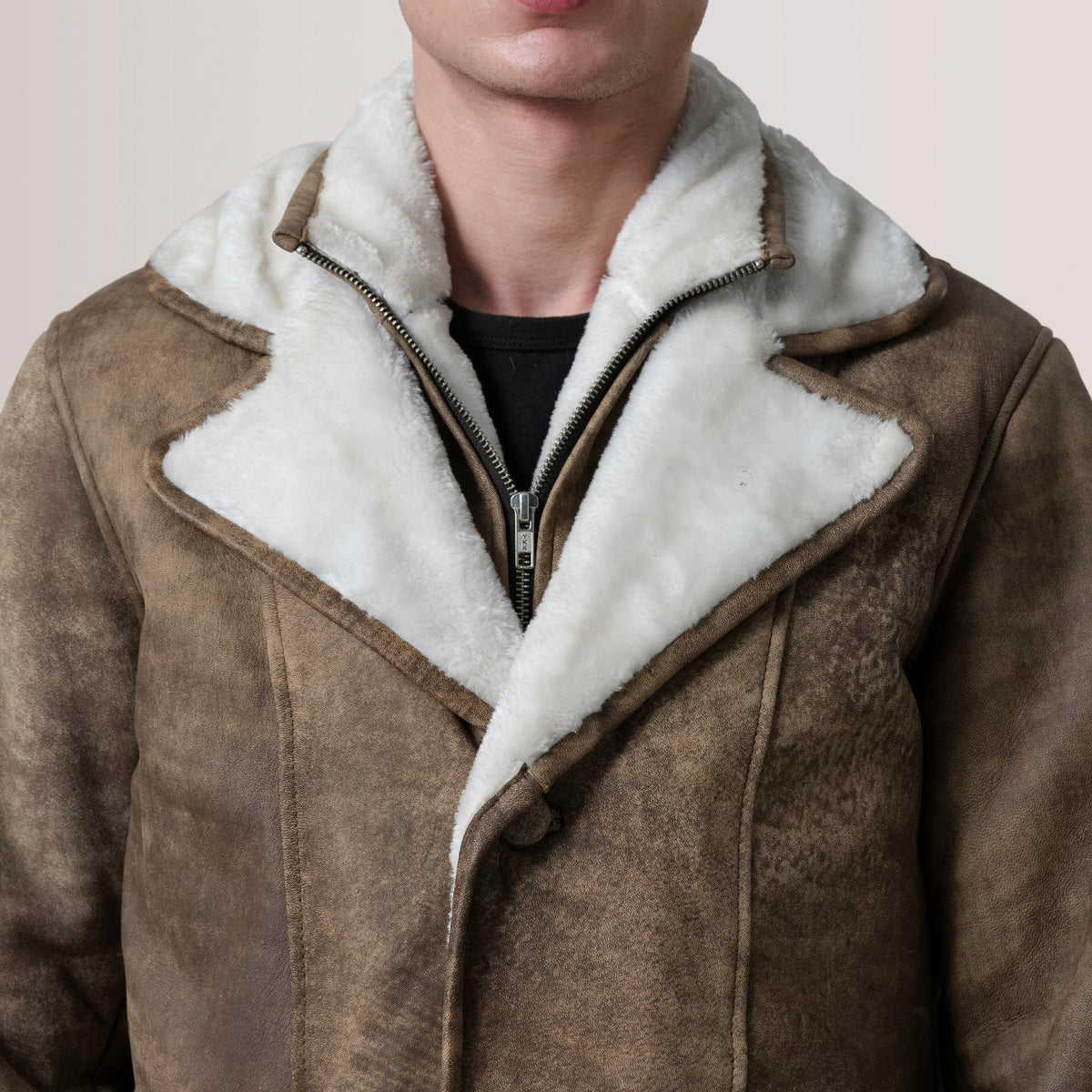 
Vue intérieure Showing Fully Faux Fur Lined & Deux poches intérieures fonctionnelles