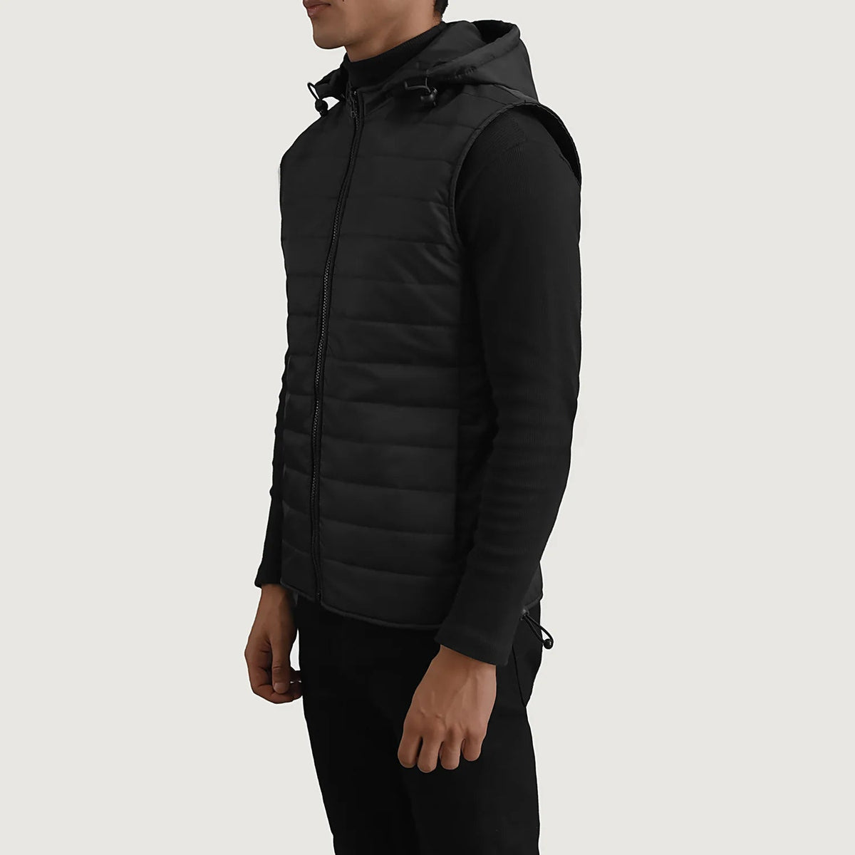 
Black Full-Grain leather Vest - Vue arrière montrant la carrure ajustée et l'ourlet net
