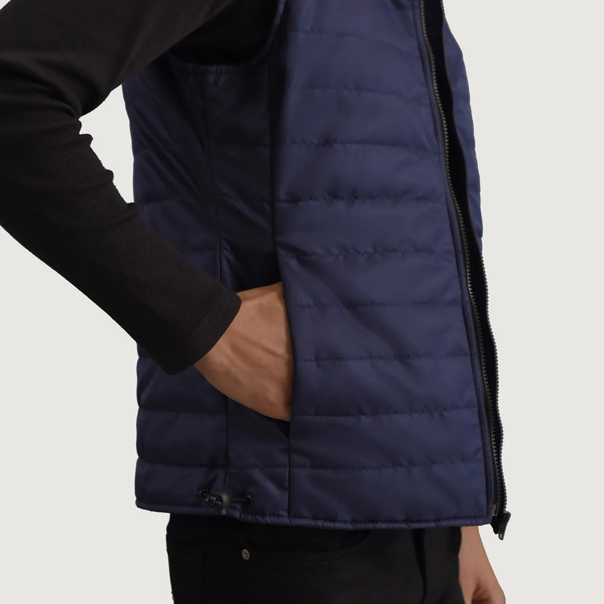 
Vue intérieure Showing Quilted Viscose Lining & Deux poches intérieures fonctionnelles