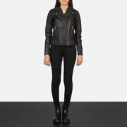 
Carolyn Quilted Black Biker Jacket - Vue de profil mettant en valeur la coupe de manche ergonomique