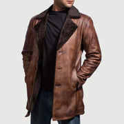 
Distressed Brown Sheepskin Burnishing Winter Jacket - Vue arrière montrant la carrure ajustée et l'ourlet net