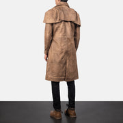 Men's Classic Marron Leather Duster pour Homme - Vue de profil avec coupe de manche ergonomique