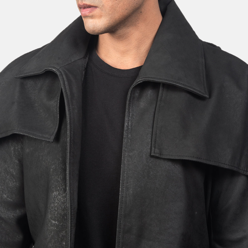 Vue détaillée of Classic Collar &amp; Heavy-Duty Zipper Hardware on Men's Classic Patine Usée Noir Leather Duster pour Homme
