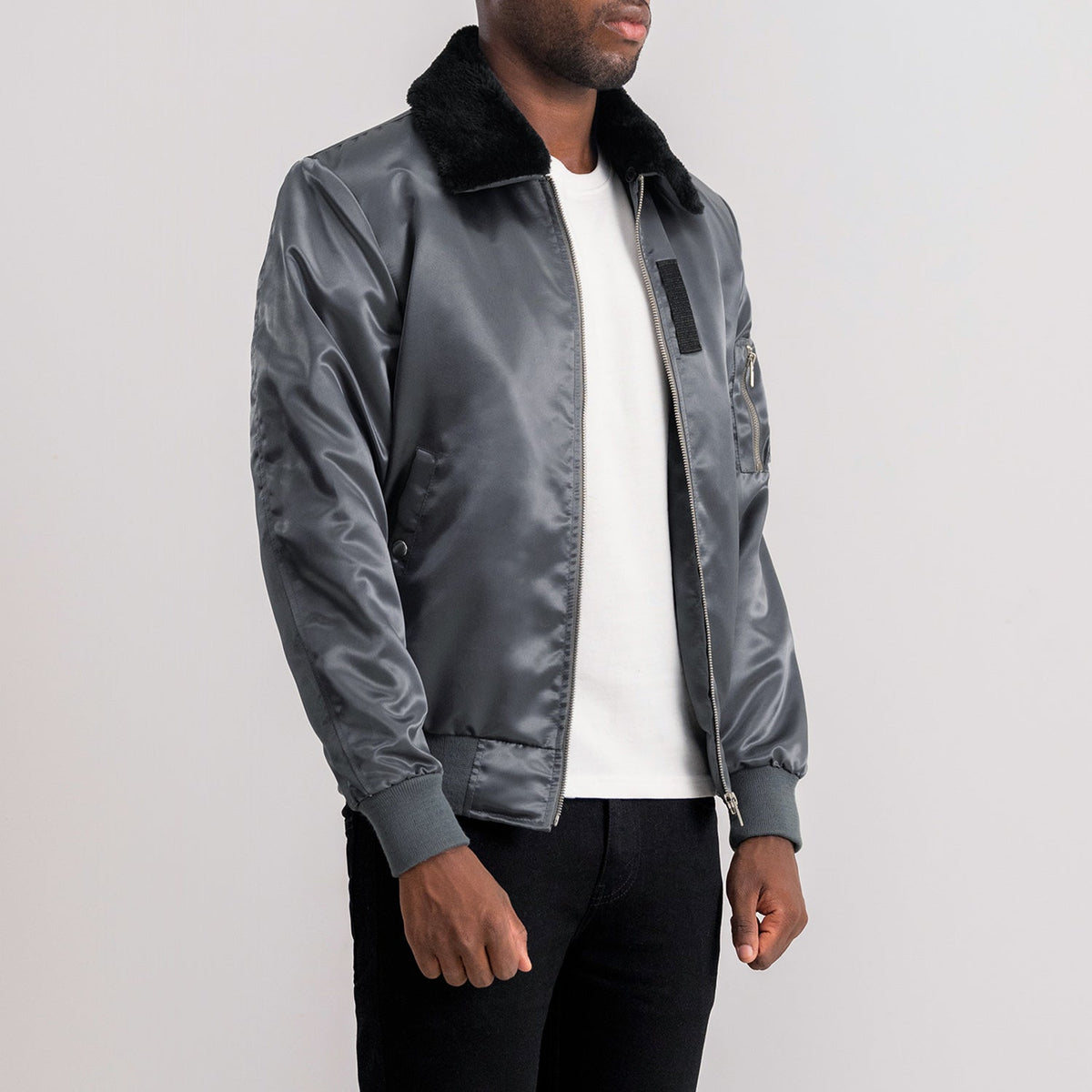 Grey Satin Bomber Jacket - Vue de dos avec coupe ajustée aux épaules &amp; ourlet soigné