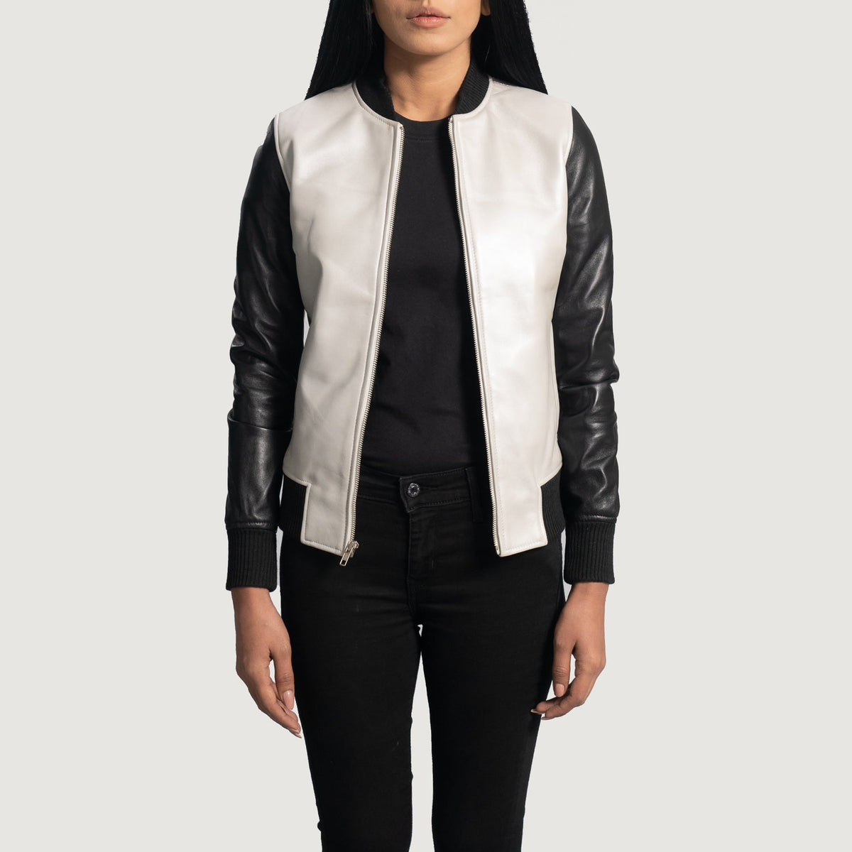 Women's Cole Silver Blouson Bomber en Cuir pour Femme - Vue de profil avec coupe de manche ergonomique