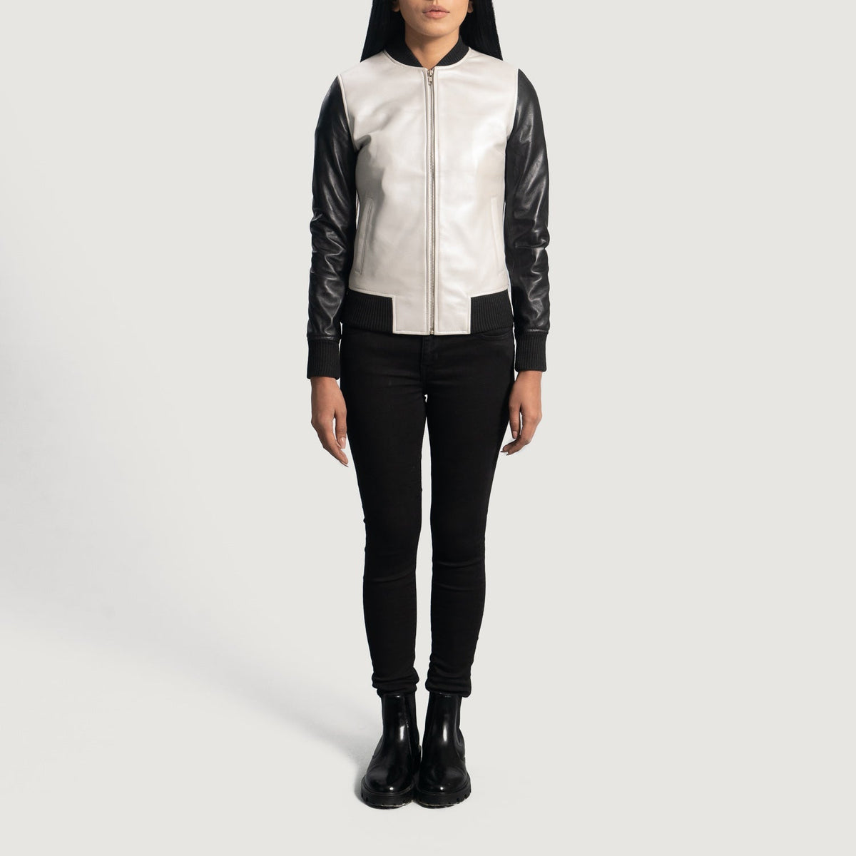 Vue détaillée of Varsity &amp; Zipper Hardware on Women's Cole Silver Blouson Bomber en Cuir pour Femme