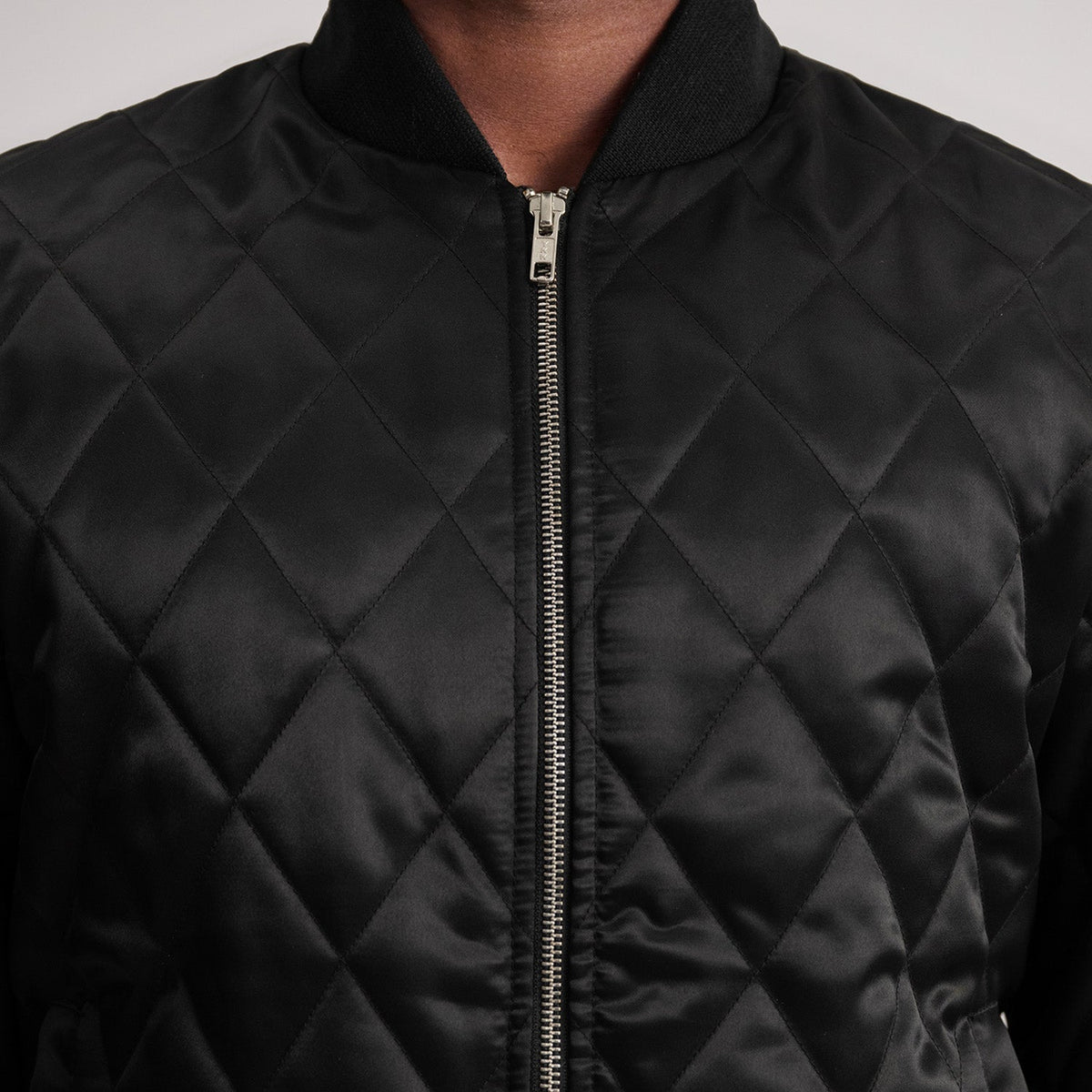 Vue intérieure Showing Polyester Lining &amp; Deux poches intérieures