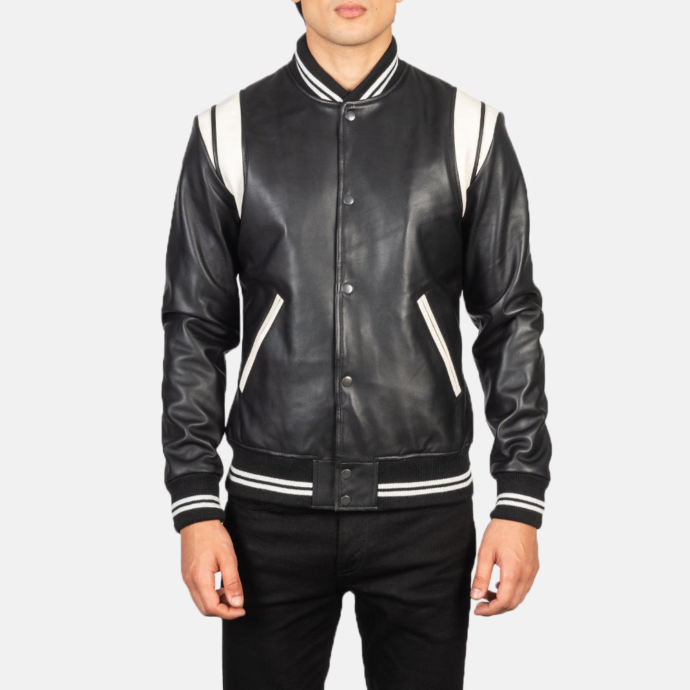 Vue détaillée of Varsity &amp; Snap Buttons Hardware on Men's Dantee Noir Leather Varsity Veste en Cuir pour Homme