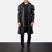 Men's Deux Noir Leather Duster pour Homme in Black Cowhide Leather - Vue de face &amp; silhouette ajustée | Acheter en ligne