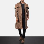 
Deux Marron Leather Duster pour Homme in Distressed Brown Semi-Aniline Snuffed - Vue de face & silhouette ajustée | Acheter en ligne